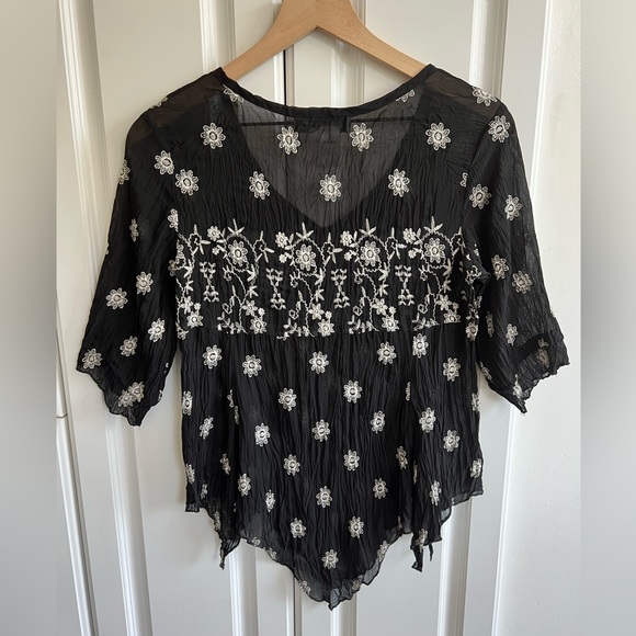 Coldwater Creek Sheer handkerchief shirt - Picture 2 of 5